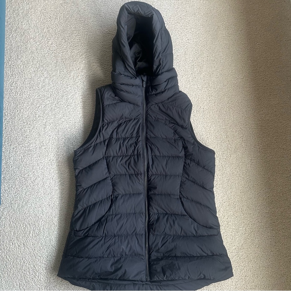 Lululemon Pack it Down vest size 12!